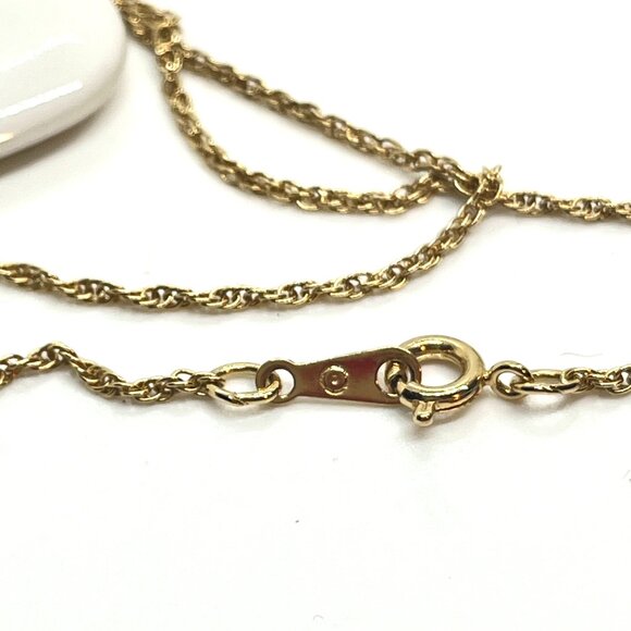 VINTAGE AVON FLORAL Monogram T Heart Pendant Necklace White Porcelain Gold Tone - Picture 13 of 14